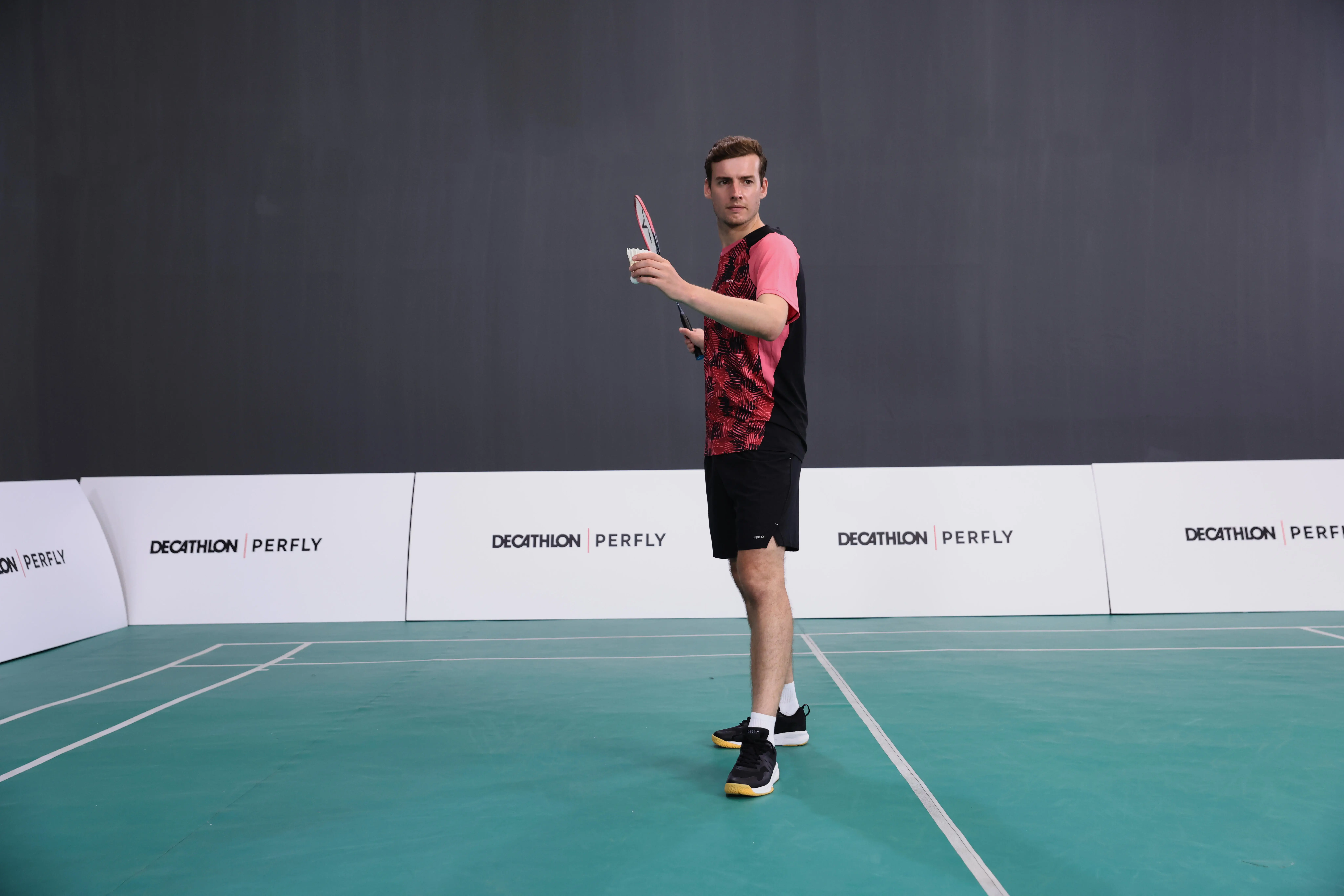 9818-men-s-badminton-shoes-sensation-530-black-1.jpg