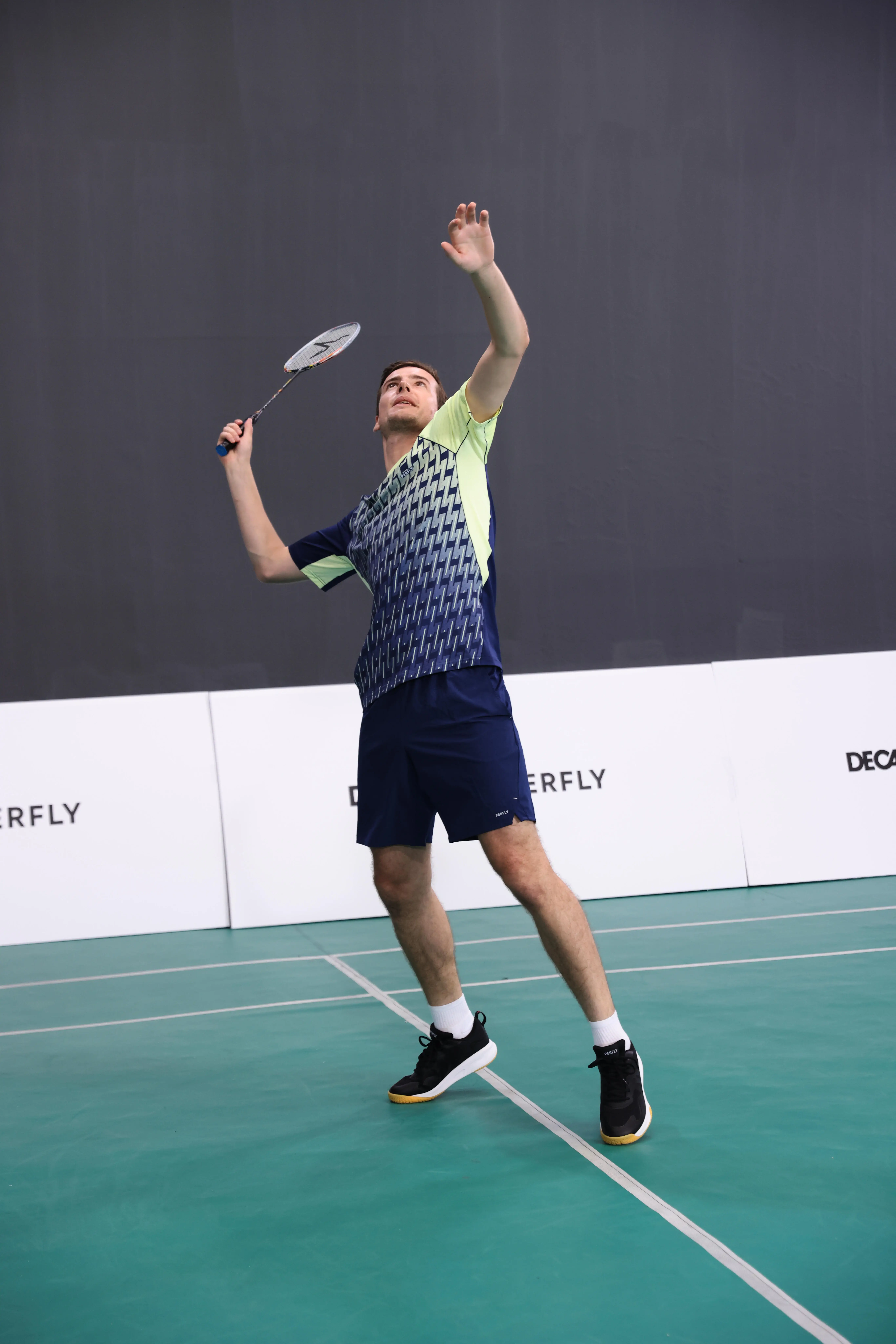 9818-men-s-badminton-shoes-sensation-530-black-1.jpg