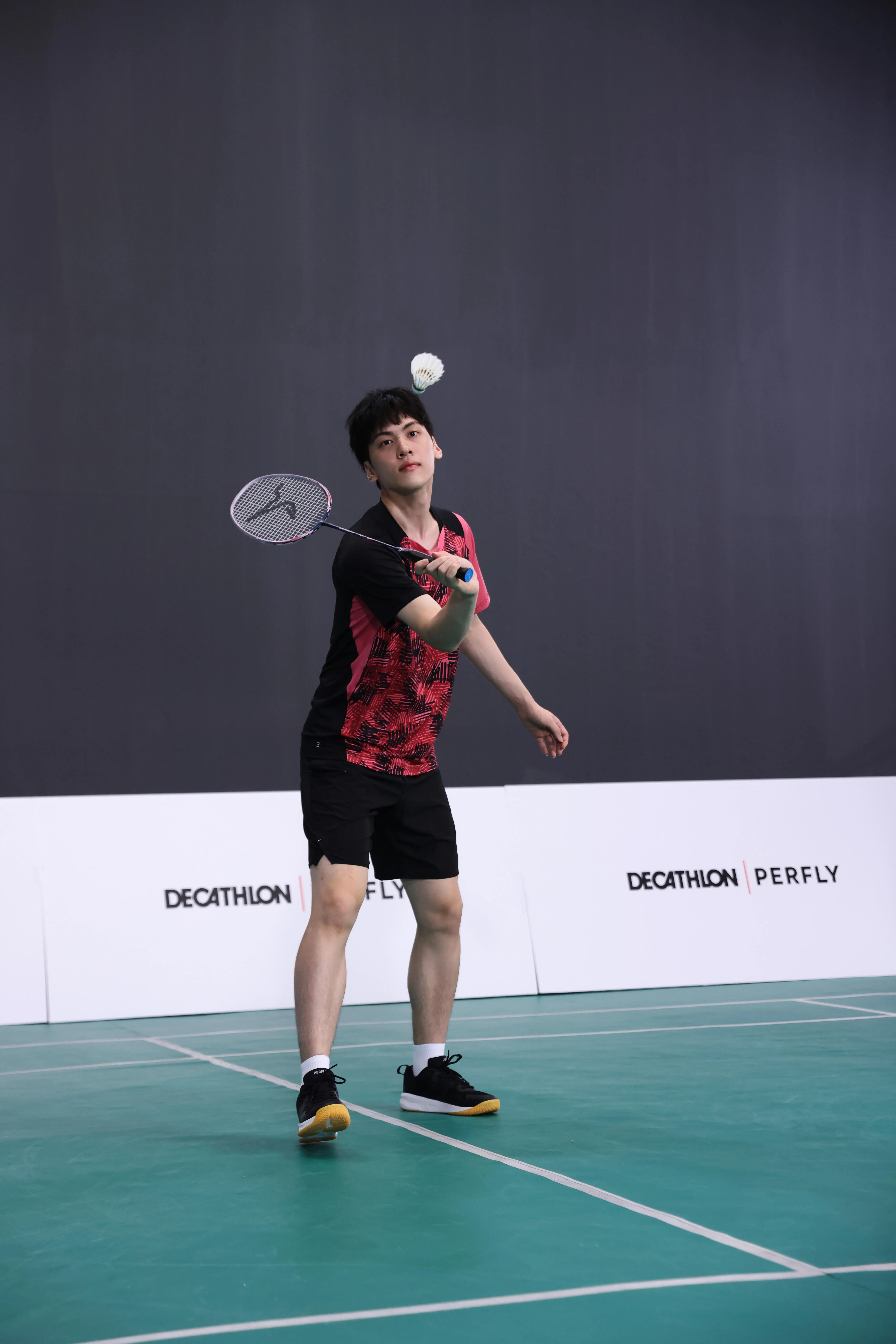 9818-men-s-badminton-shoes-sensation-530-black-1.jpg