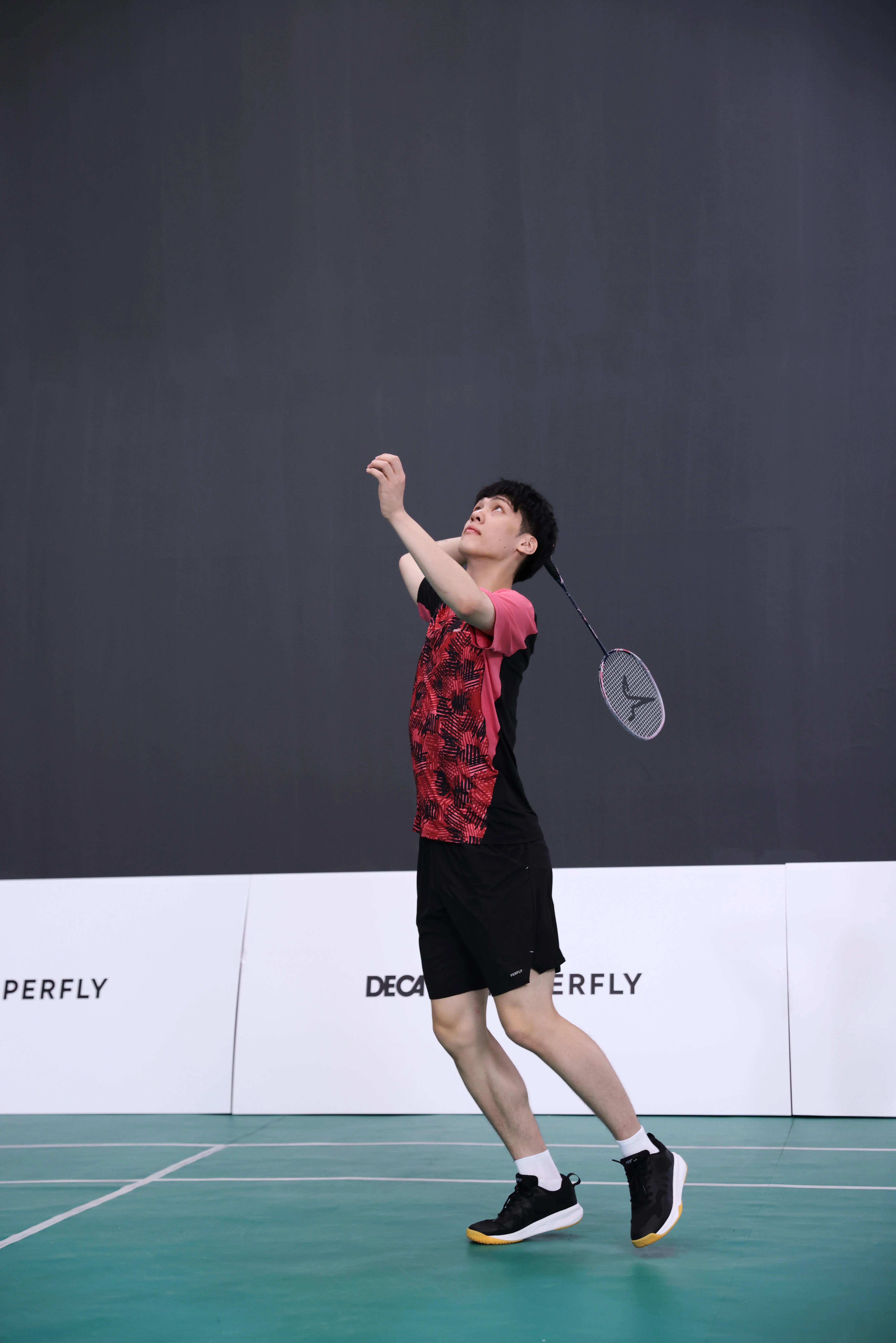 9818-men-s-badminton-shoes-sensation-530-black-1.jpg