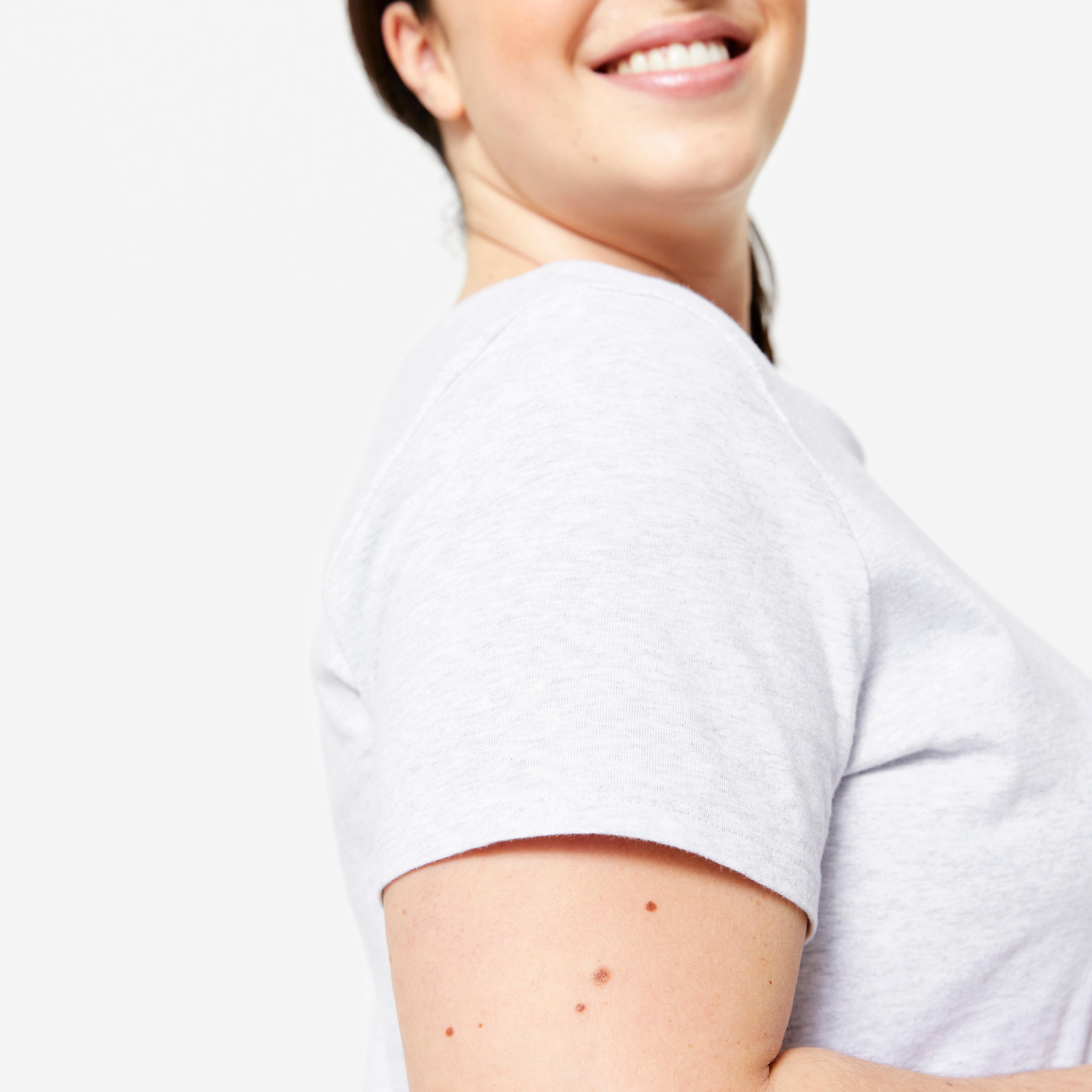 9906-women-x27-s-fitness-t-shirt-essentials-500-1.jpg